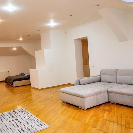 Apartment Kostyushka Львів Екстер'єр фото
