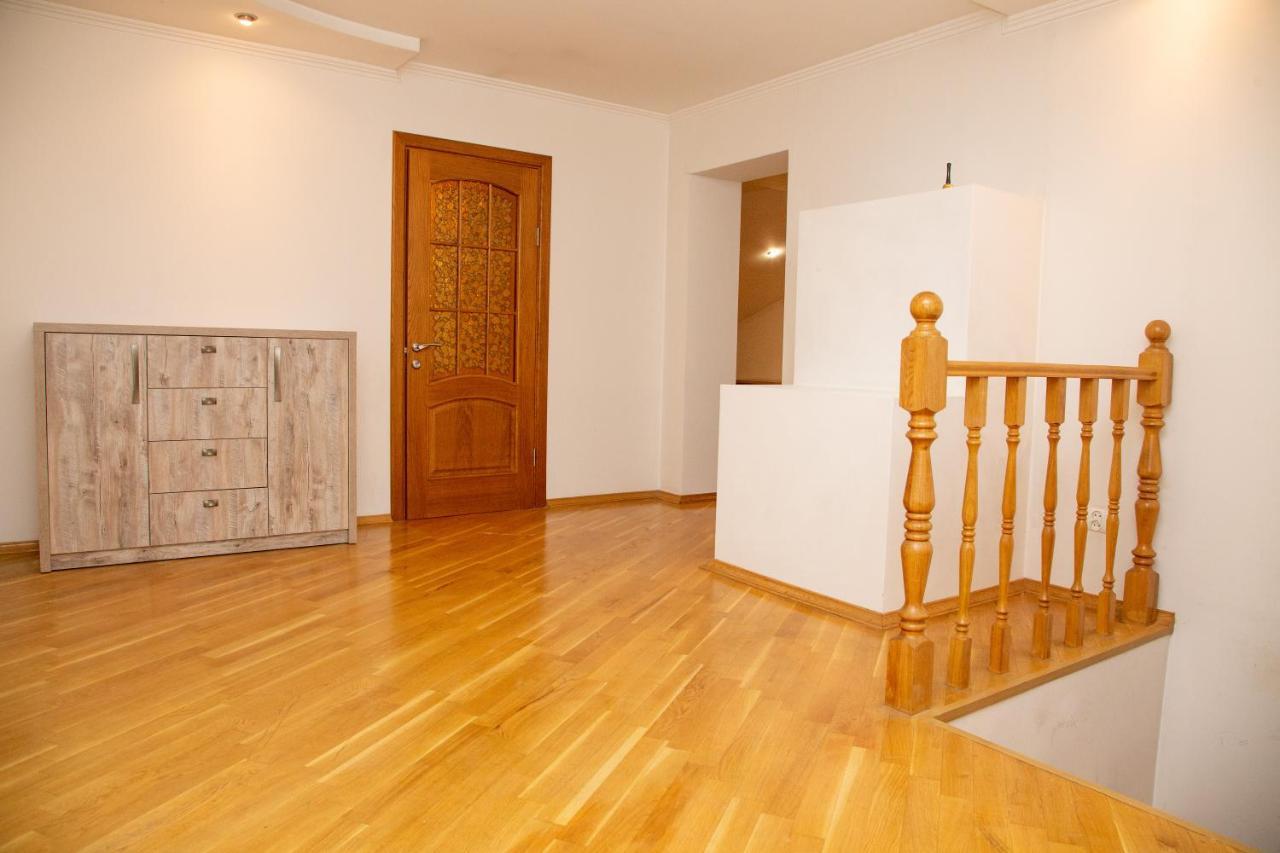 Apartment Kostyushka Львів Екстер'єр фото