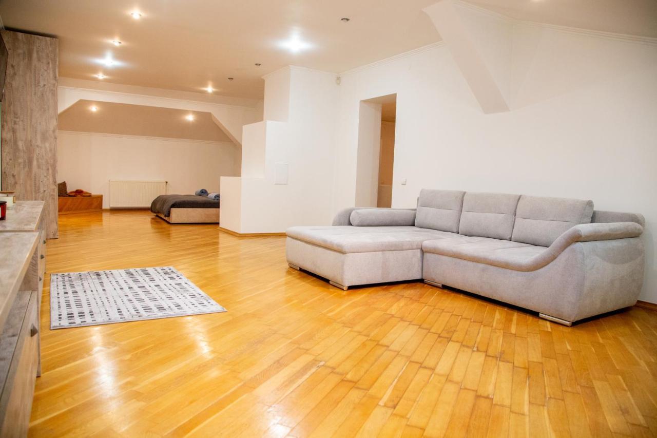 Apartment Kostyushka Львів Екстер'єр фото