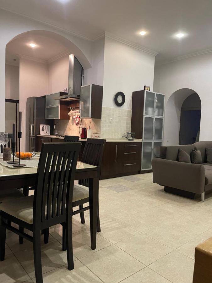Apartment Kostyushka Львів Екстер'єр фото