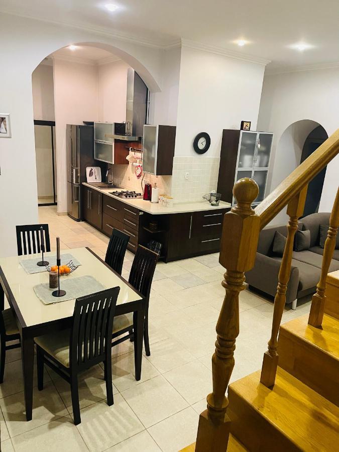 Apartment Kostyushka Львів Екстер'єр фото