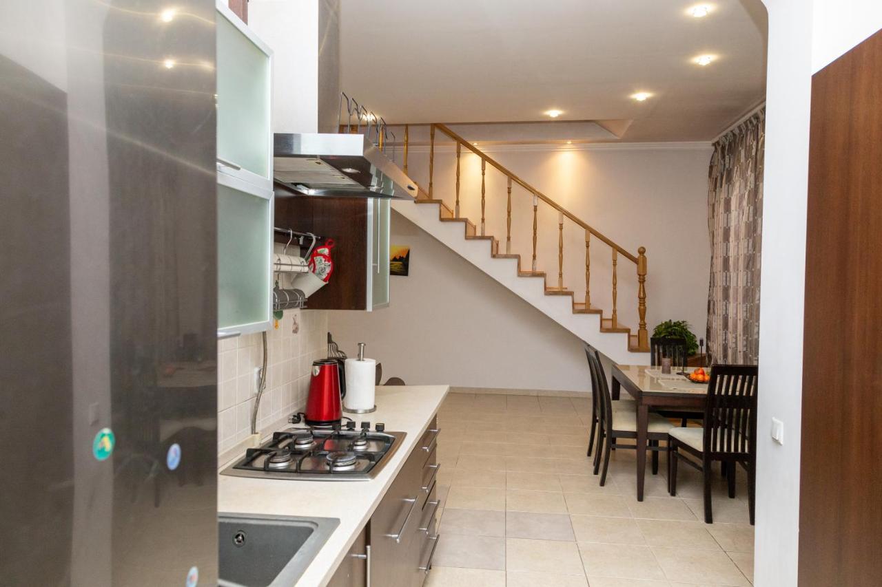 Apartment Kostyushka Львів Екстер'єр фото