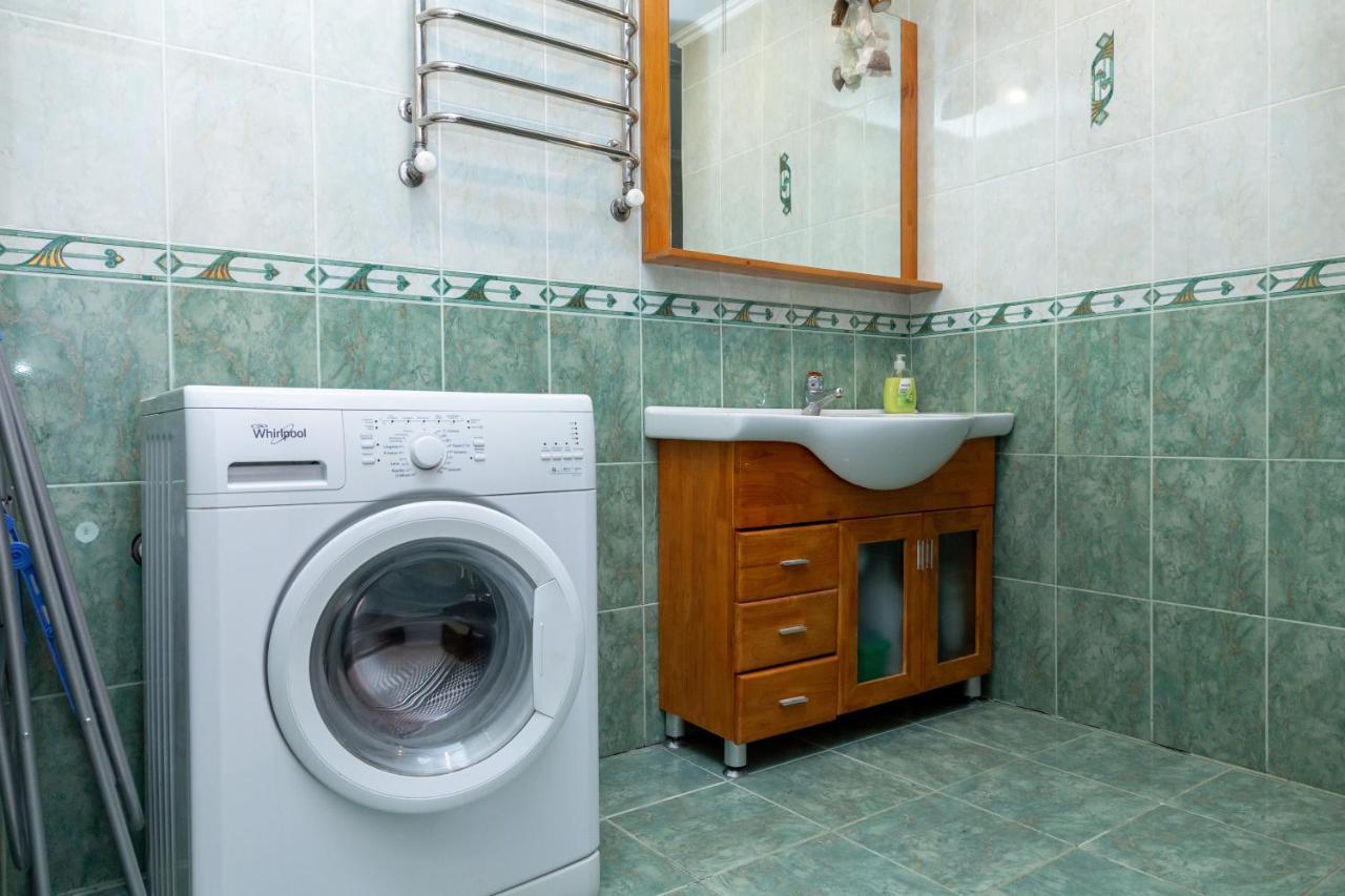 Apartment Kostyushka Львів Екстер'єр фото