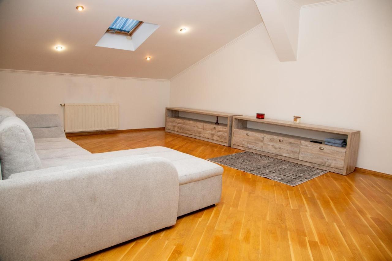 Apartment Kostyushka Львів Екстер'єр фото