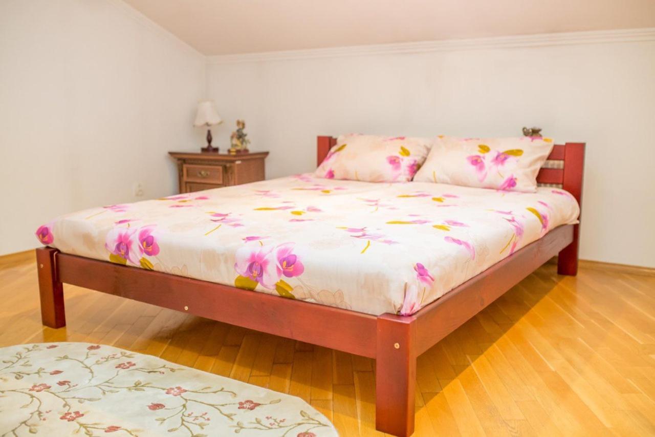 Apartment Kostyushka Львів Екстер'єр фото