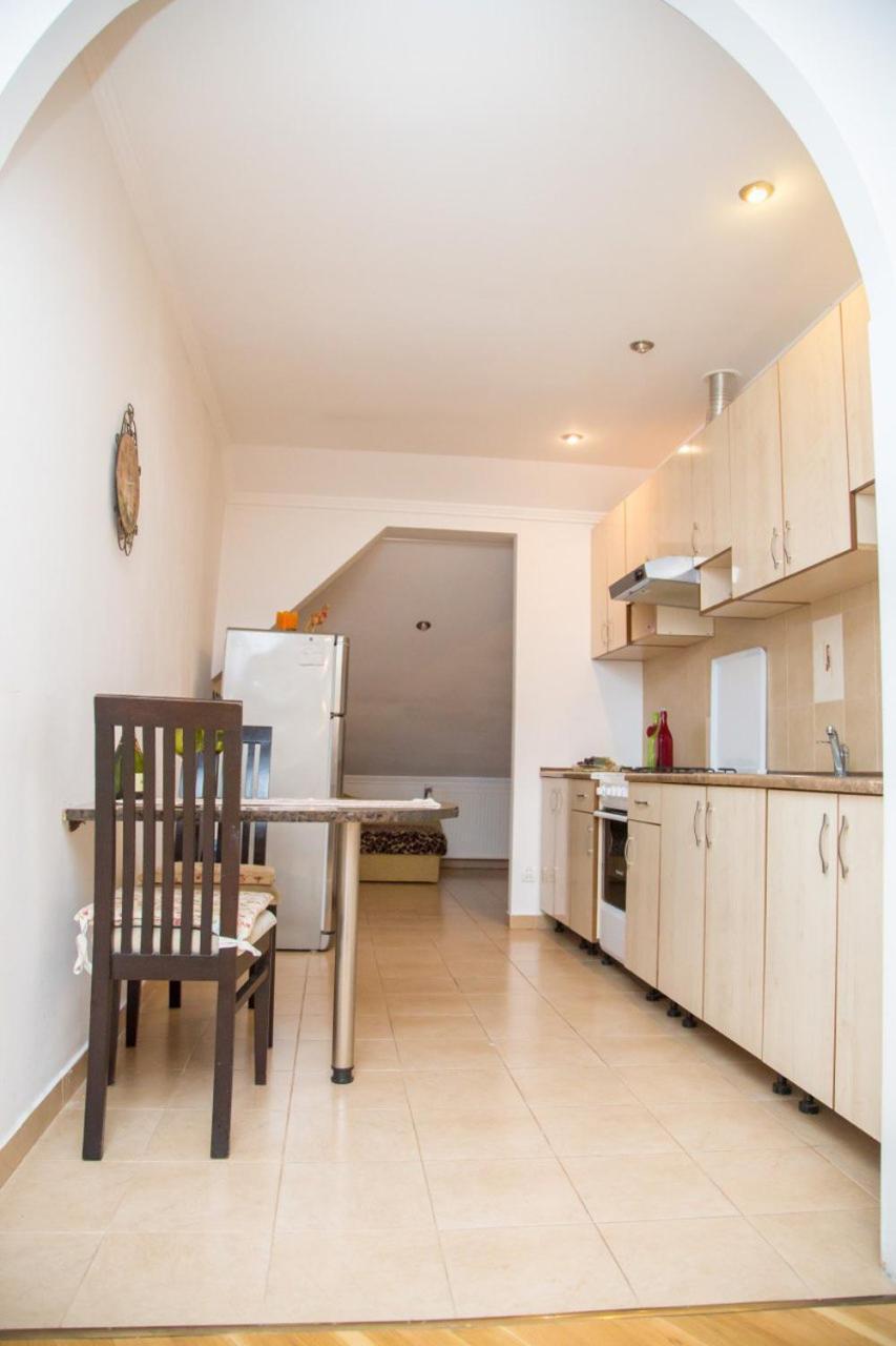 Apartment Kostyushka Львів Екстер'єр фото